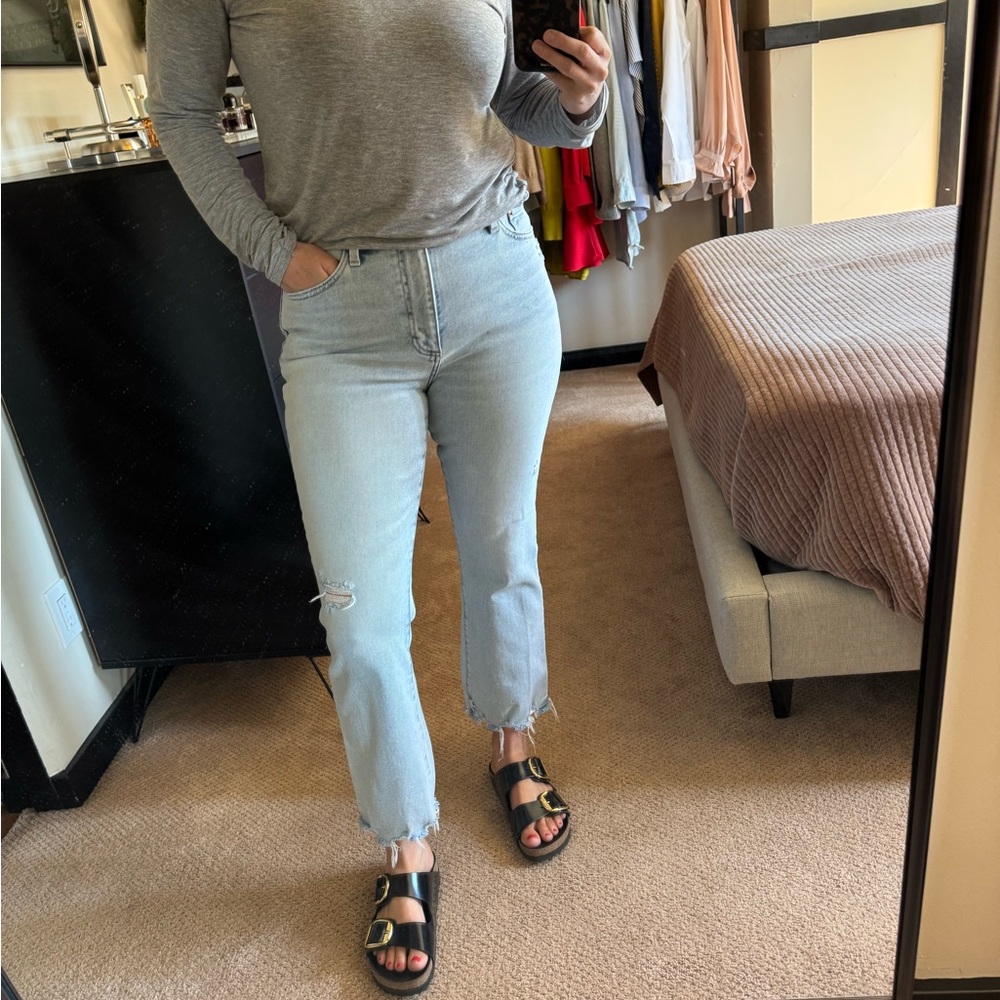 Pistola Lennon High-Rise Crop Flare Jean - Picture 5 of 6